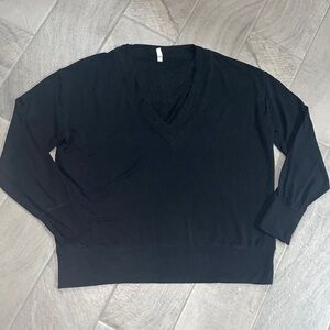 Wishlist Solid Black V-Neck Tunic Top, Women’s M/L